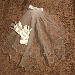 Girls First Communion White Veil and Gloves